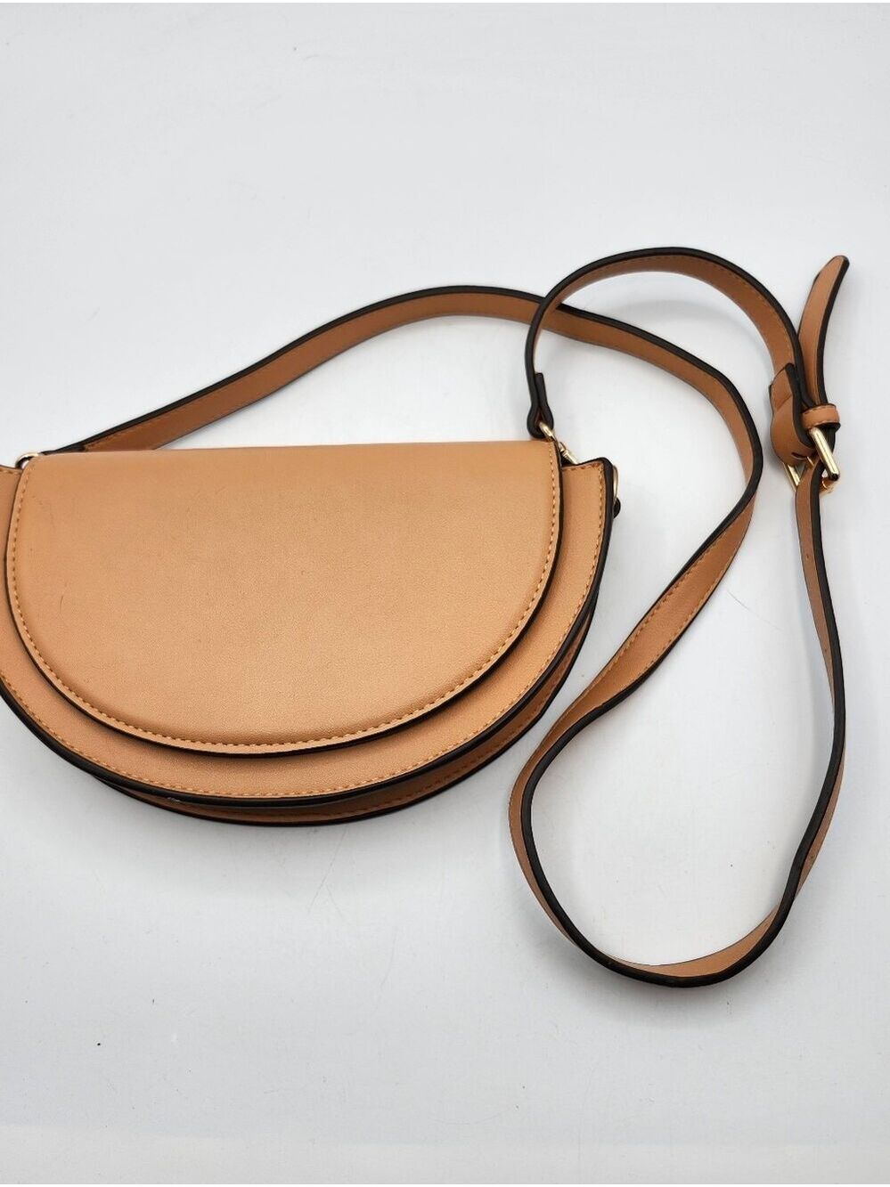 Melie Bianco Anthropologie Tan Crescent Saddle Crossbody NWOT - Picture 2 of 8